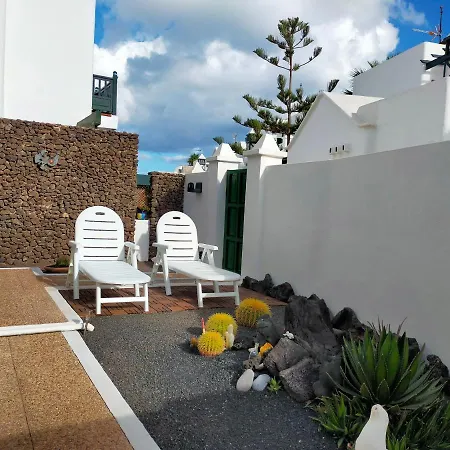 Holiday home Euphorbia House Tias